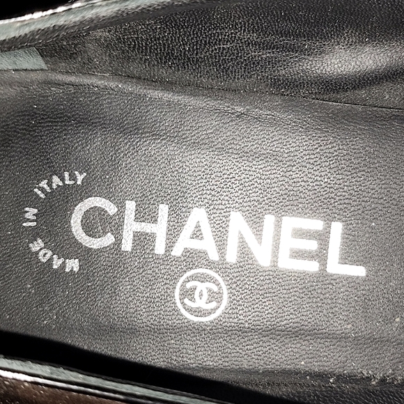 CHANEL Black and White Patent Flats EU 41 - EUC - Picture 2 of 10